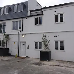 Sparrow 5 Apartment London